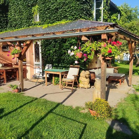 Apartment In Blossom Garden Нове Место под Смркем Екстериор снимка