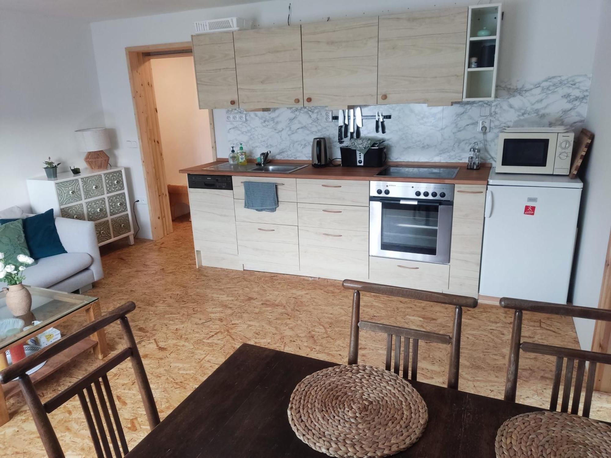 Apartment In Blossom Garden Нове Место под Смркем Екстериор снимка